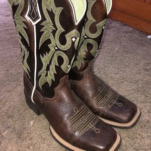 Ariat cowgirl boots